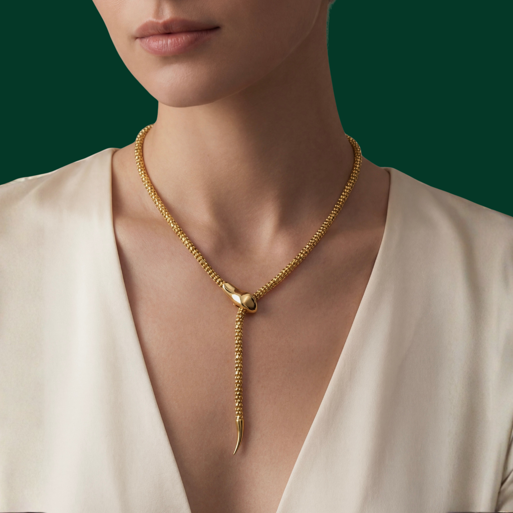 Model wearing _Snake_Necklace