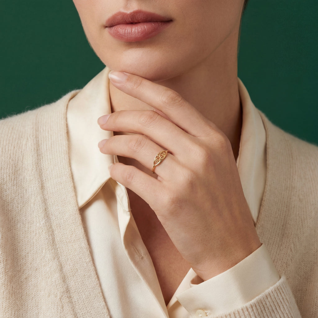 Model_wearing_filigree_ring