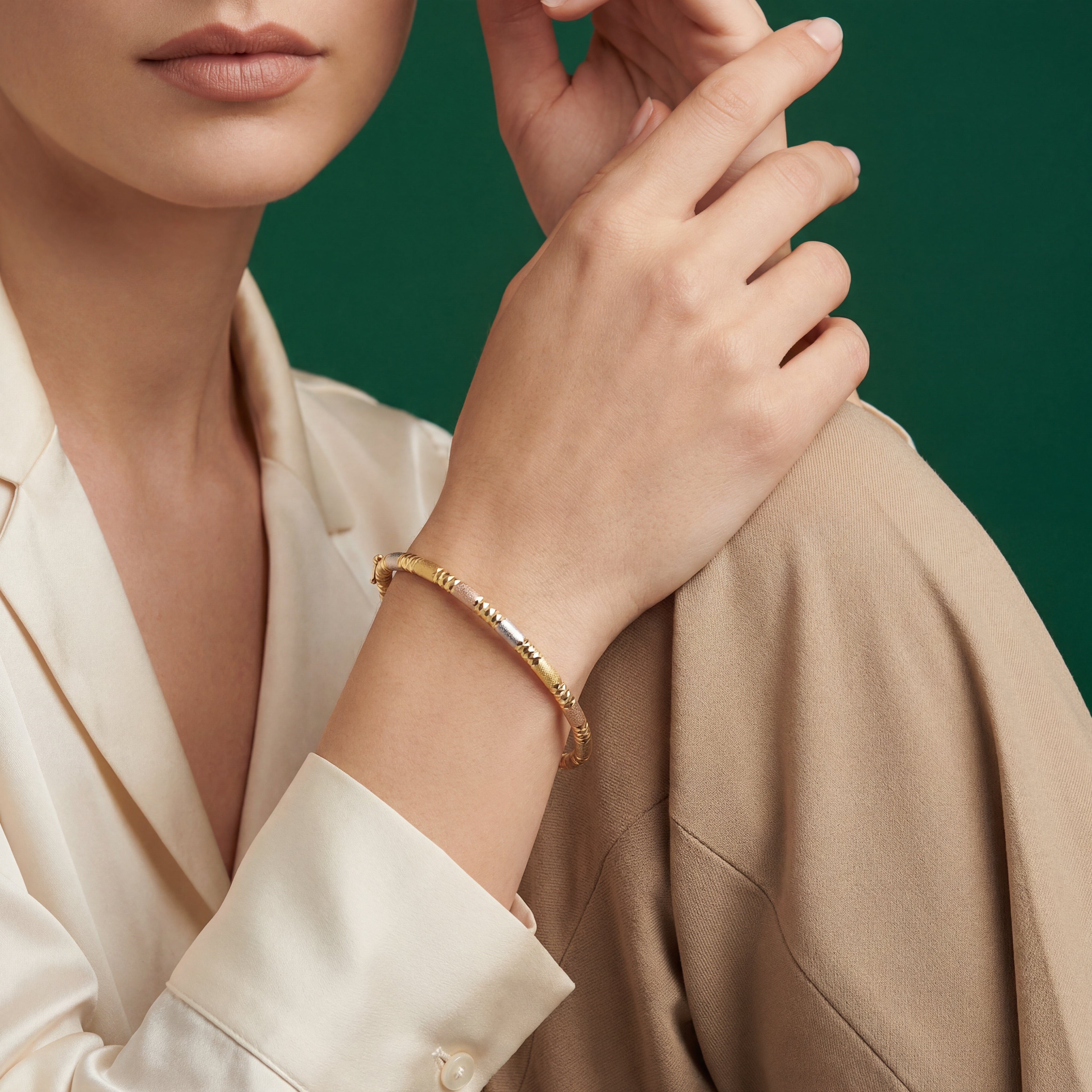 18k Tricolor Gold Satin Bangle - Diamond Cut | Boutiques del Ponte 18k Tricolor Gold Satin Bangle - Diamond Cut | Boutiques del Ponte